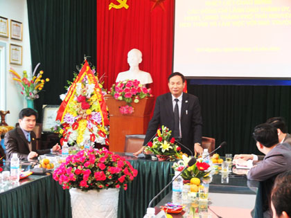 Đoàn công tác của Thành uỷ, UBND, HĐND thành phố Thái Nguyên đến thăm và làm việc với nhà trường